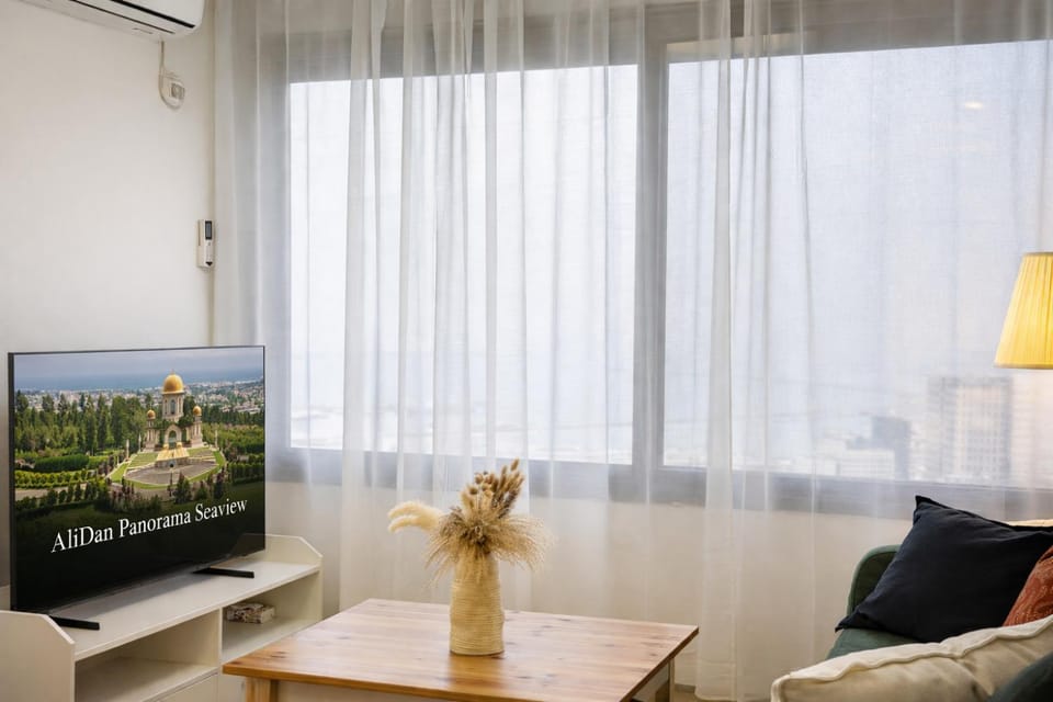 TV and multimedia, Living room, Photo of the whole room, Seating area, Sea view