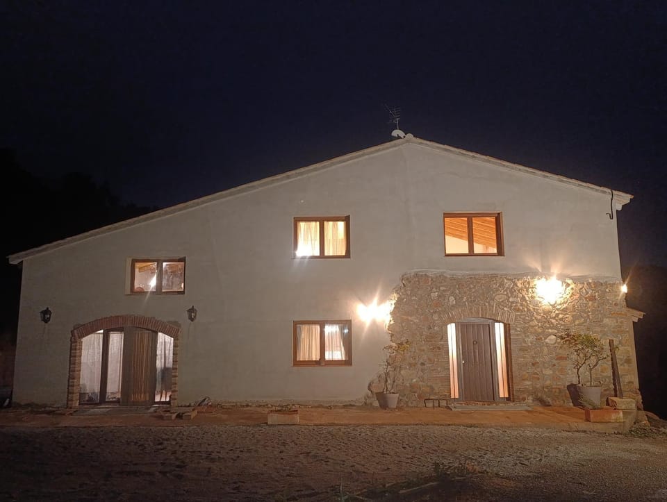 Masía Can Janàs Country House in Vallès Occidental