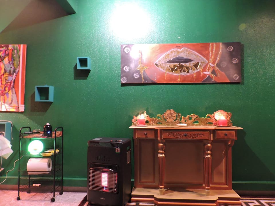 Cattleya Zensations Love hotel in Algeciras