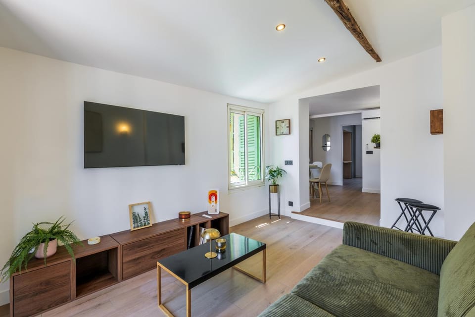 Bright 3 rooms apartment close to Place Massena Apartment in Nice