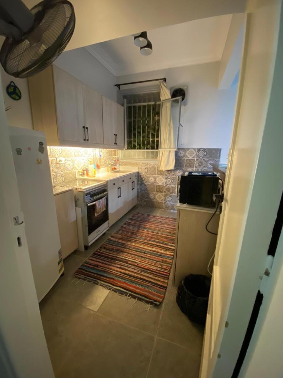 Kitchen or kitchenette, oven, stove