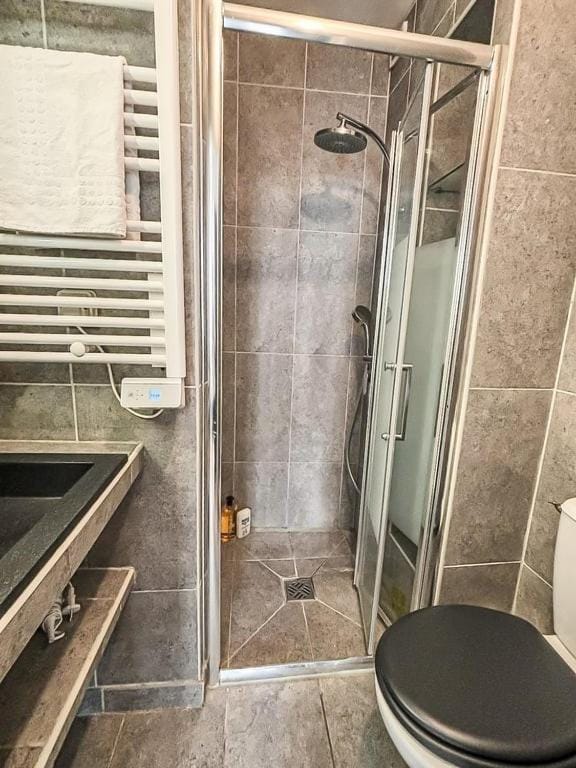 Shower, Toilet, Bathroom