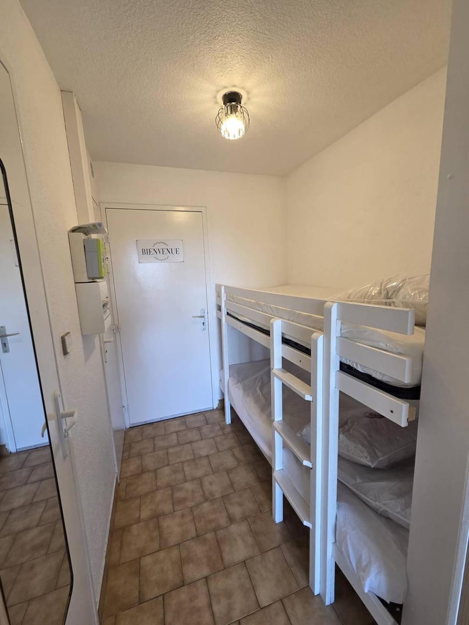 Bedroom, bunk bed