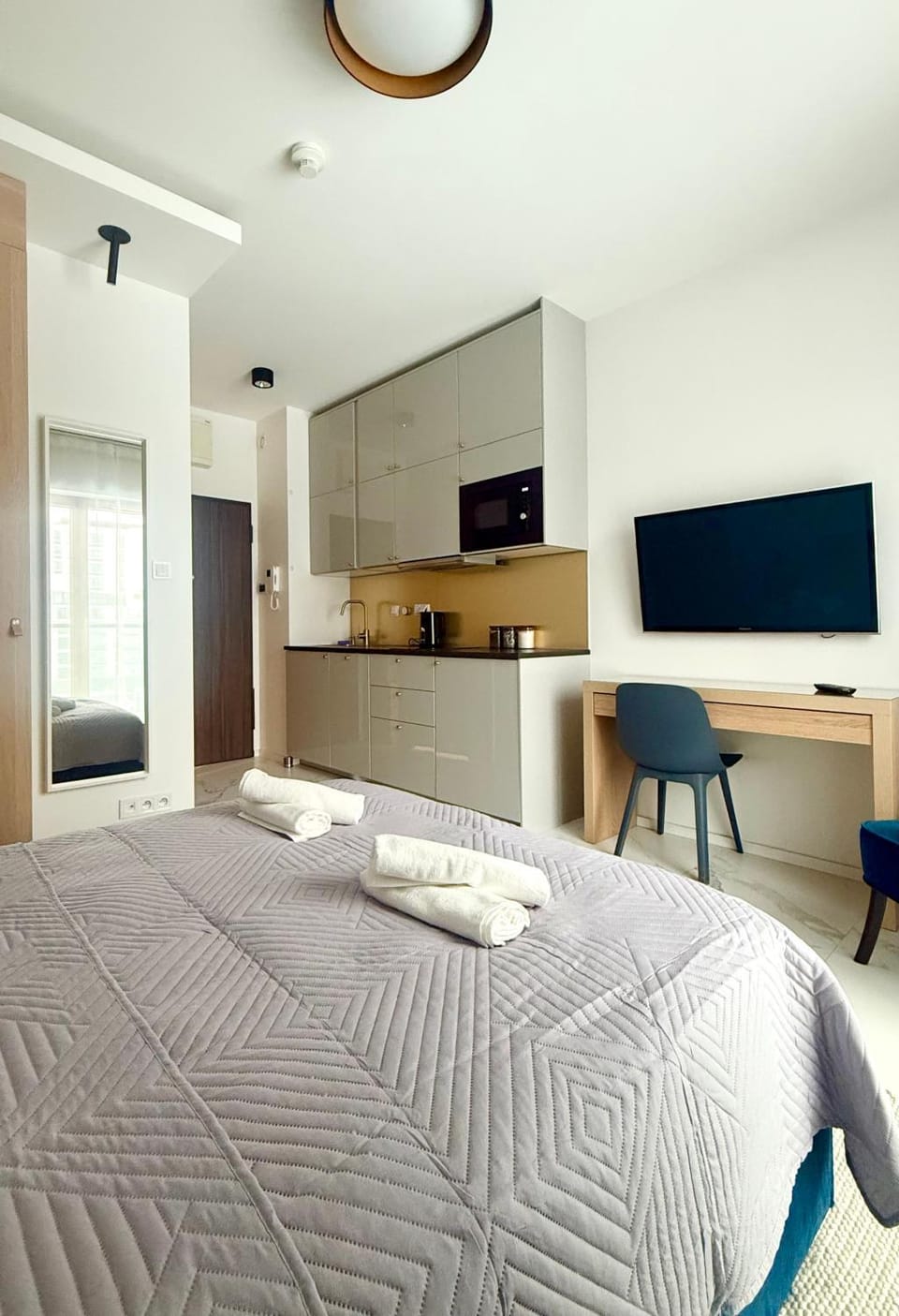 Bed, TV and multimedia, Kitchen or kitchenette