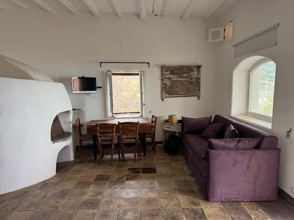 Living room, Dining area, Lunch