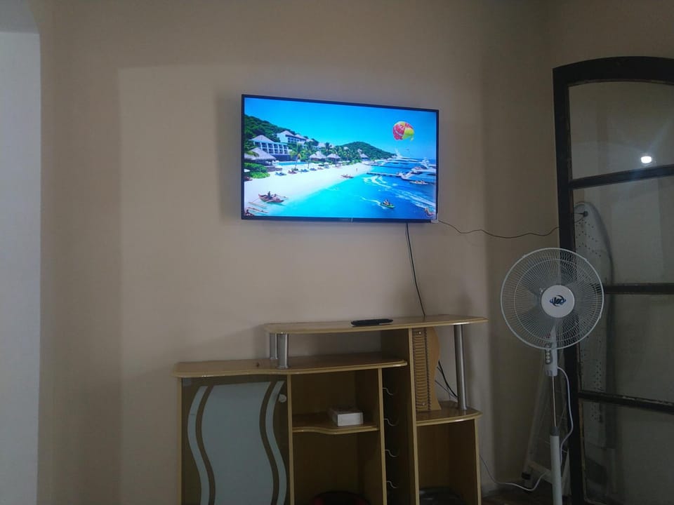 Communal lounge/ TV room, Evening entertainment