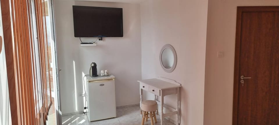 TV and multimedia, minibar