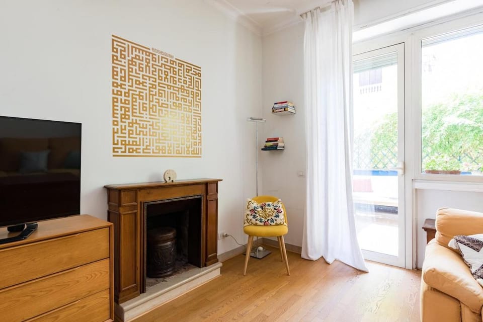 Roman Garden Apartment in Rome