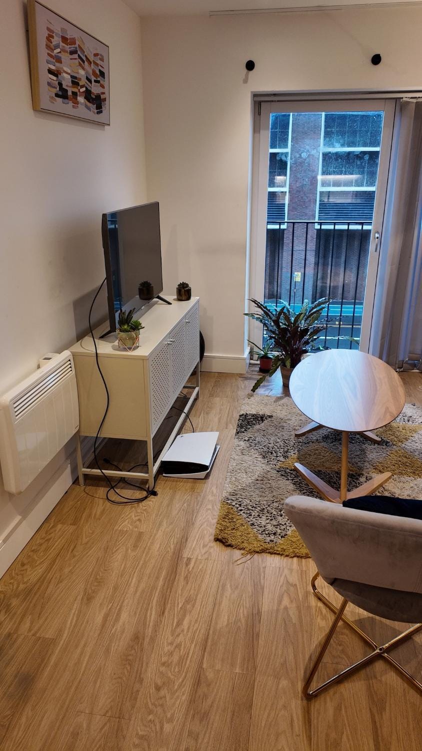 Modern City Apartment Work & Relax in Comfort Apartment in Birmingham