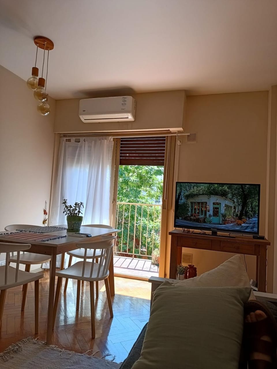 Communal lounge/ TV room, Dining area