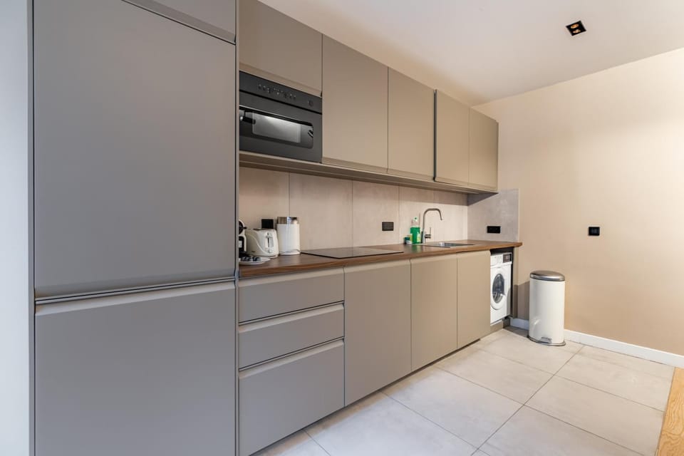 Kitchen or kitchenette, oven, stove