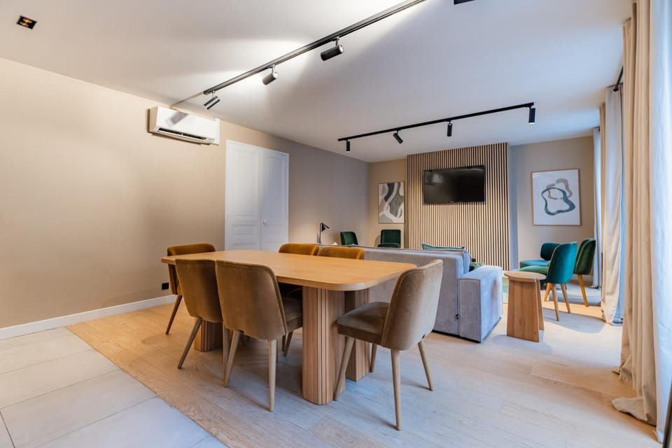 TV and multimedia, Dining area