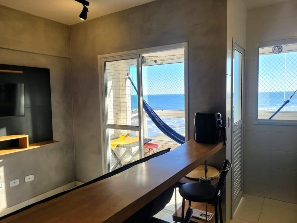Apê Sol & Sal com vista mar incrível e Piscina Apartment in State of São Paulo