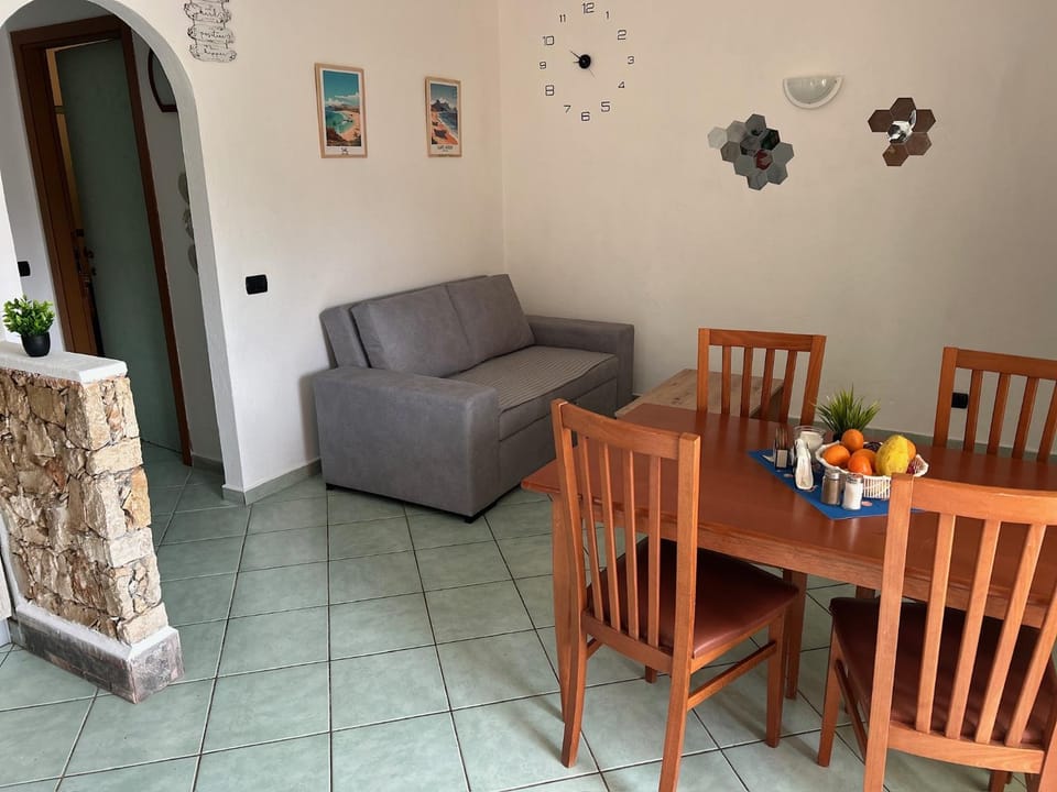Santa Maria, 4min to Beach - Pool, AC, WiFi, De'Longhi coffee maker Apartment in Santa Maria