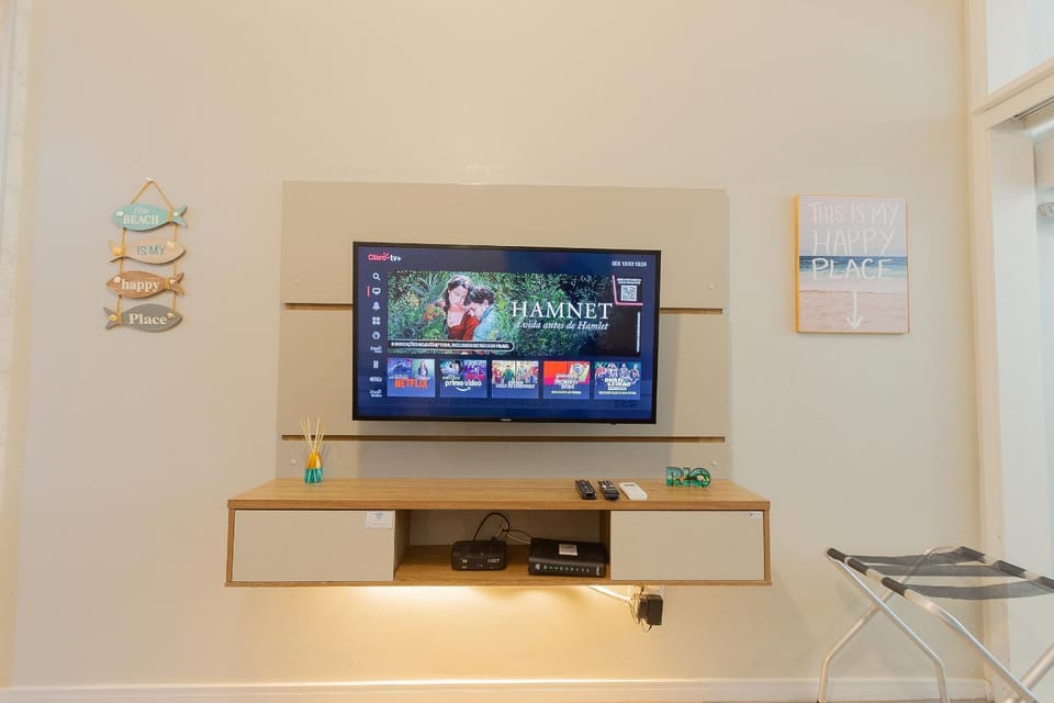 Spacious and Quiet Studio Near the Beach Apartment in Rio de Janeiro