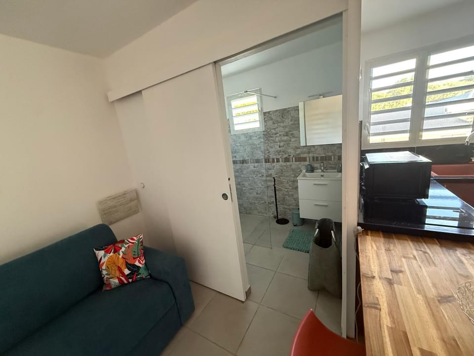 Rayon Cotta Apartment in Sainte-Anne