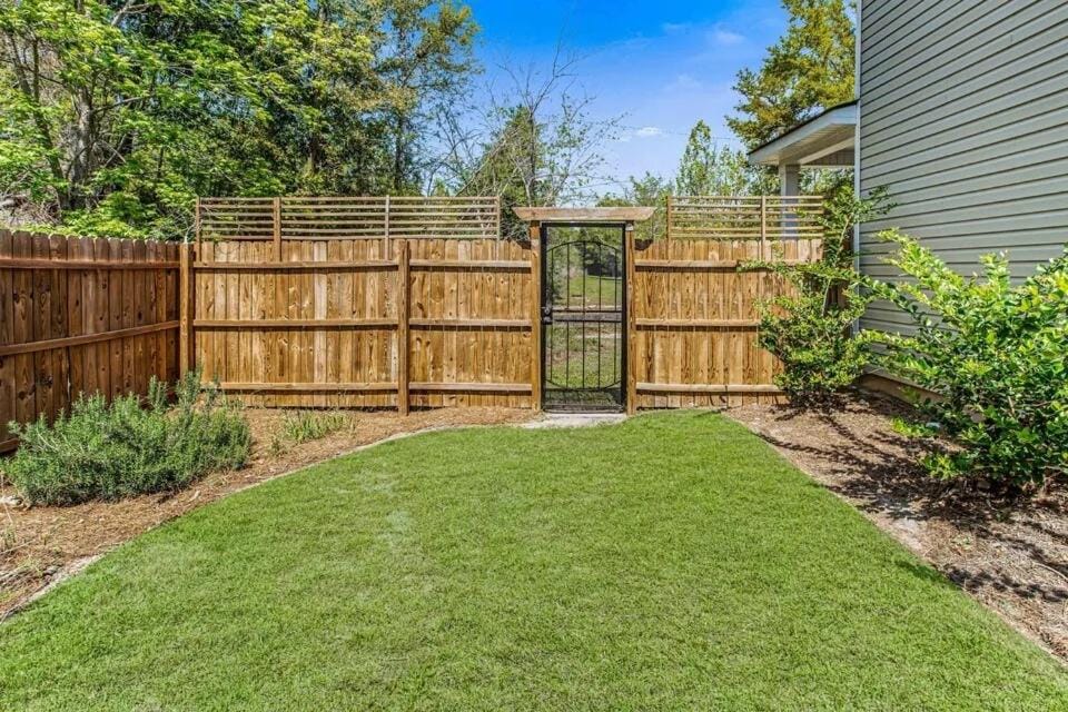 Southern Comfort - Near Downtown, Forsyth Park, & Tybee Beach - Dog Friendly! House in Savannah