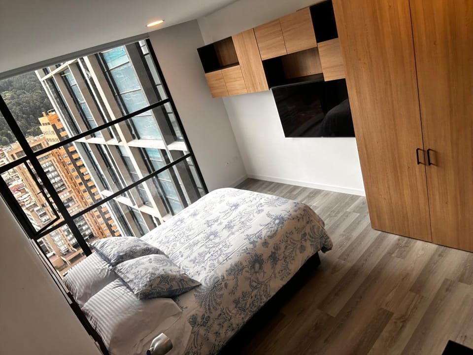 Bed, TV and multimedia, Photo of the whole room, Bedroom, wardrobe