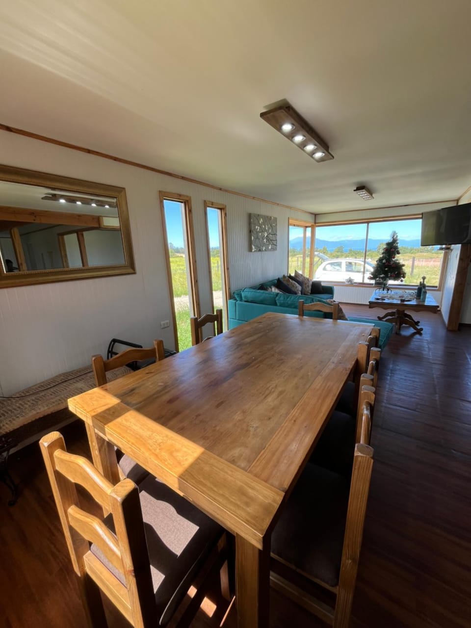 Seating area, Dining area