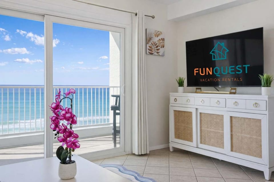 The Summit 926 - One Bedroom Beachfront Condo House in Panama City Beach