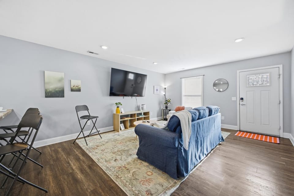 Sun Valley Loft, Close to Mosaic! Apartment in Saint Joseph