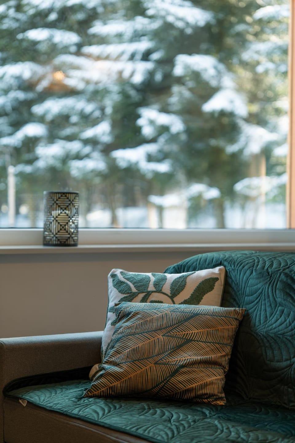 Winter, Living room, Seating area