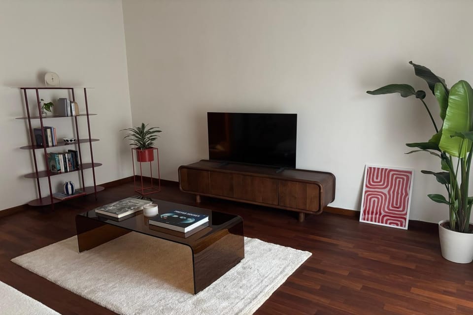 TV and multimedia, Living room, Evening entertainment