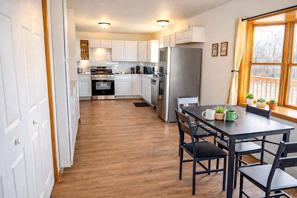 Kitchen or kitchenette, Dining area, dishwasher, oven, stove, toaster