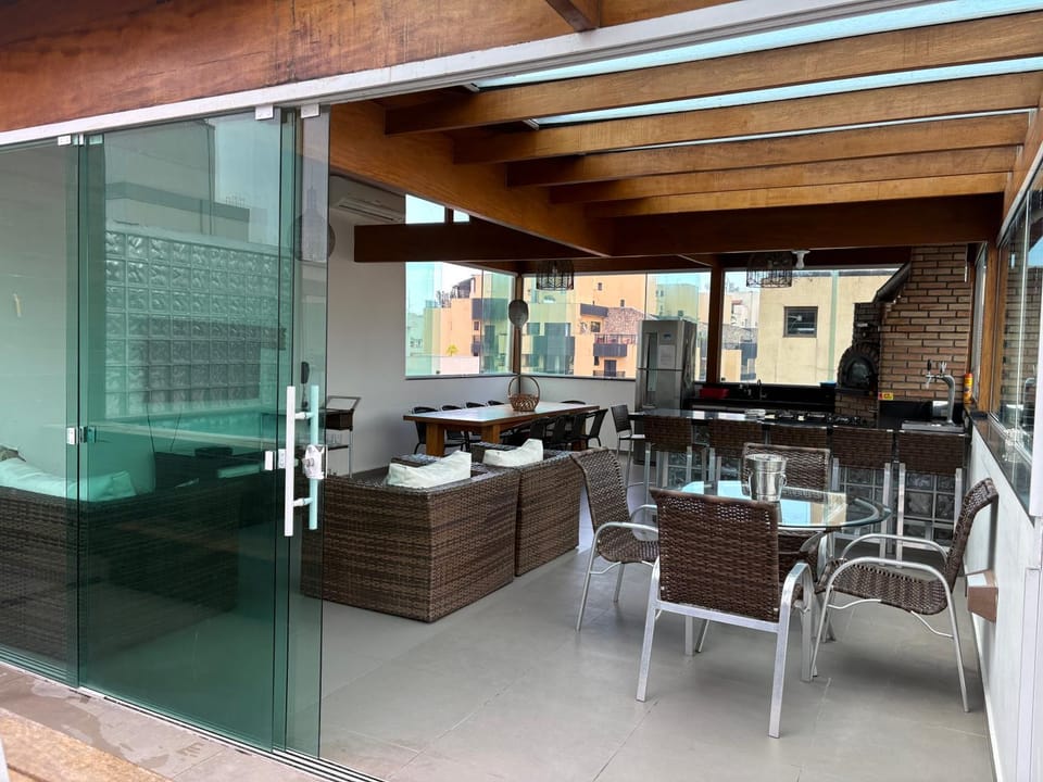 Cobertura Duplex, Piscina Privativa, Churrasqueira, 04 suítes, 2Q Praia Apartment in State of São Paulo