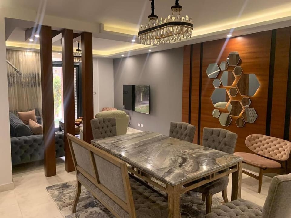 كمبوند ازاد - جلف الجامعه الامريكيه - التجمع الخامس Apartment in New Cairo City