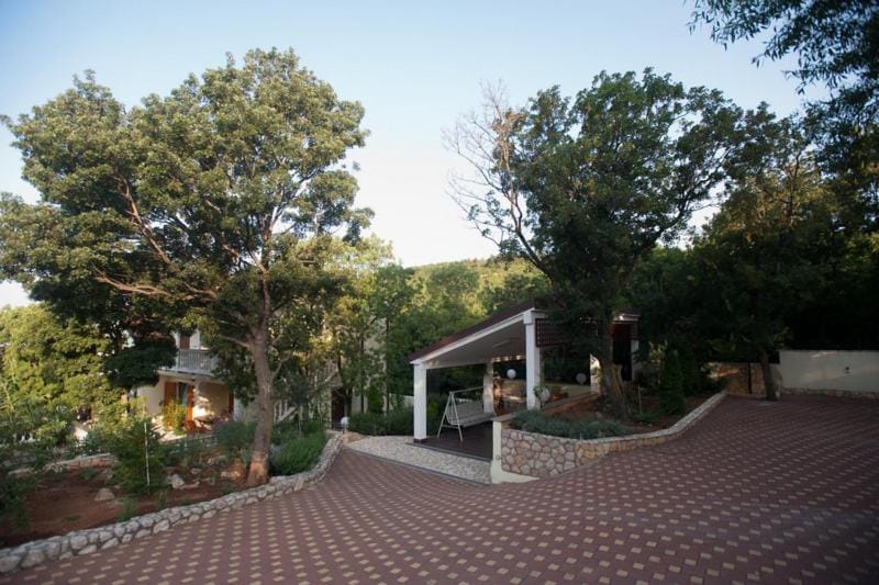 Patio, BBQ facilities, Balcony/Terrace