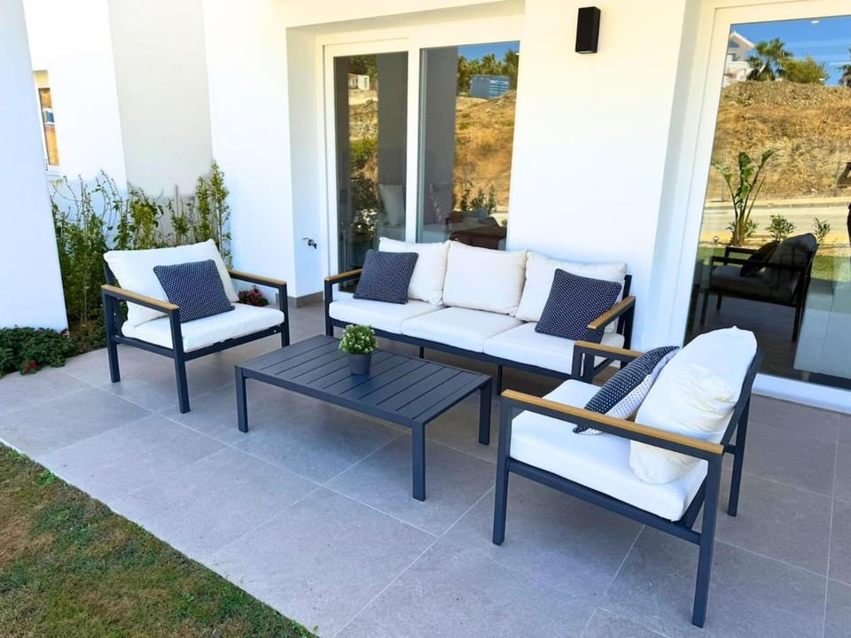Garden, Balcony/Terrace
