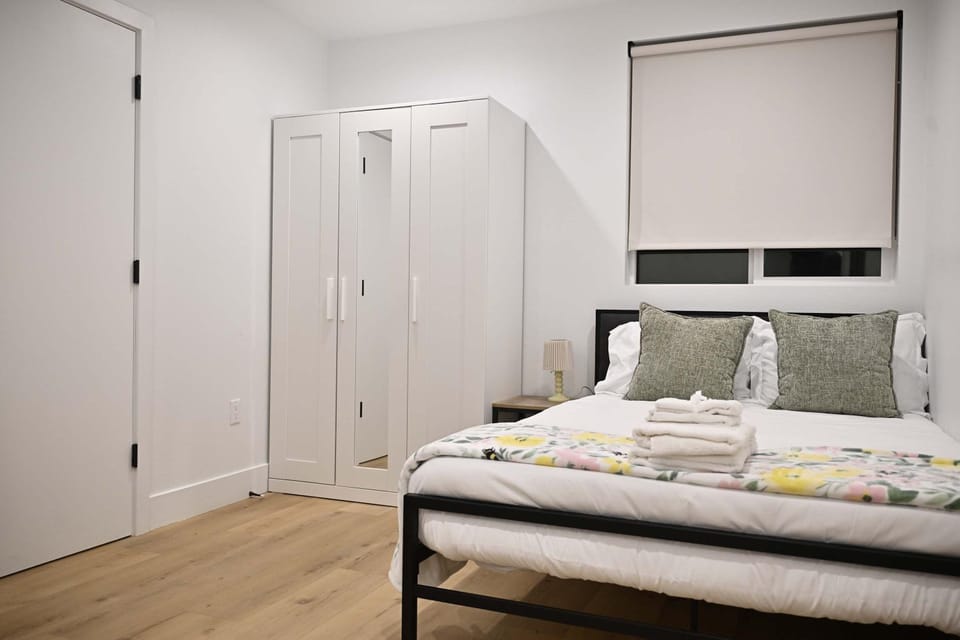 Calm Luxe Ensuite Room near USC-Shared Home Apartment in Los Angeles
