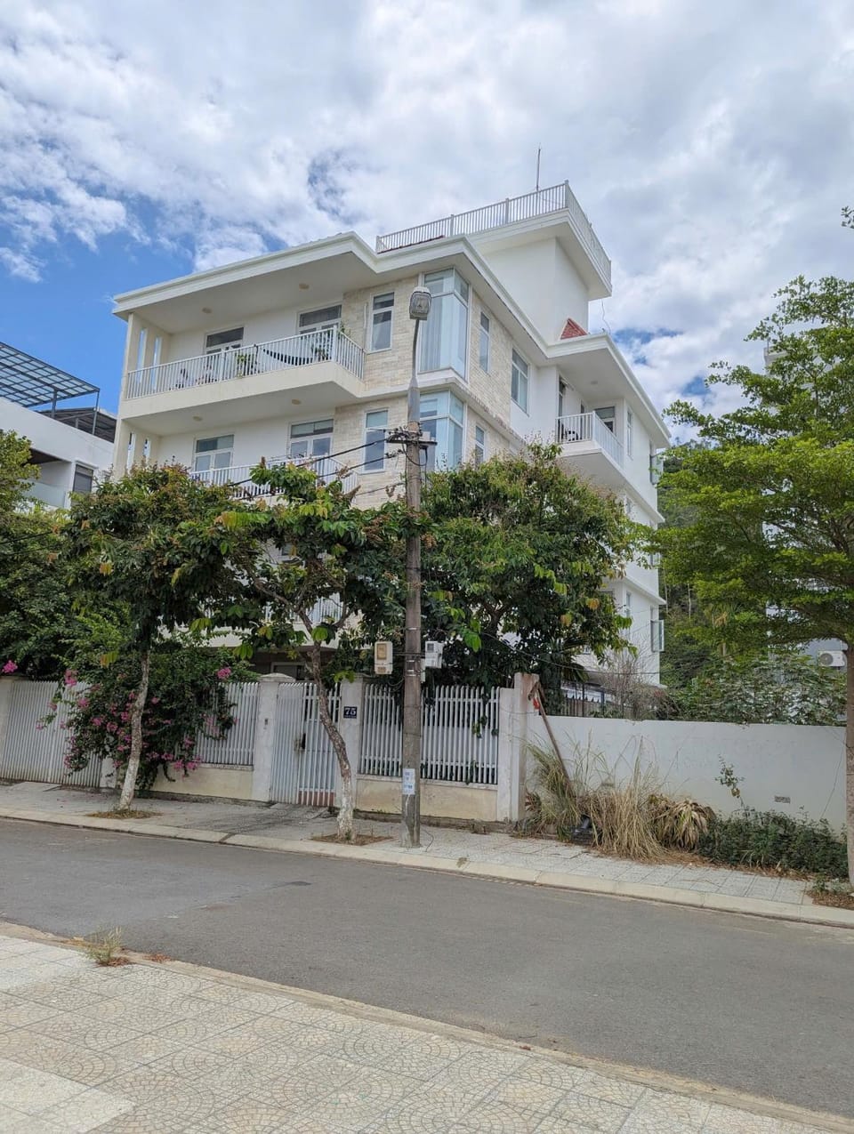 Property building, View (from property/room), City view, Lake view, Sea view, Quiet street view