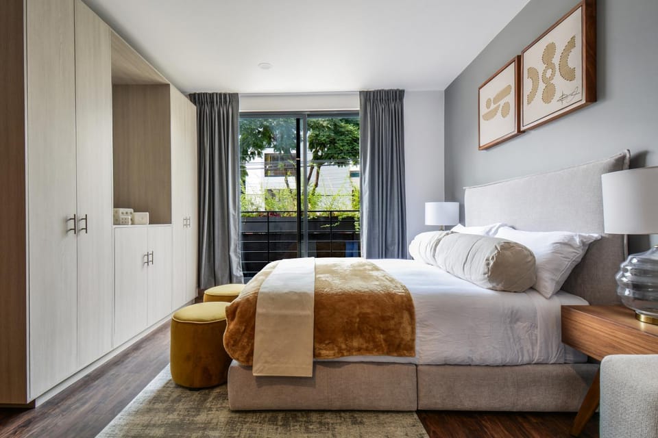 Bed, Photo of the whole room