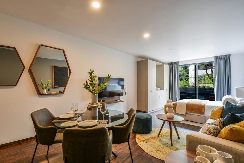 Living room, Dining area