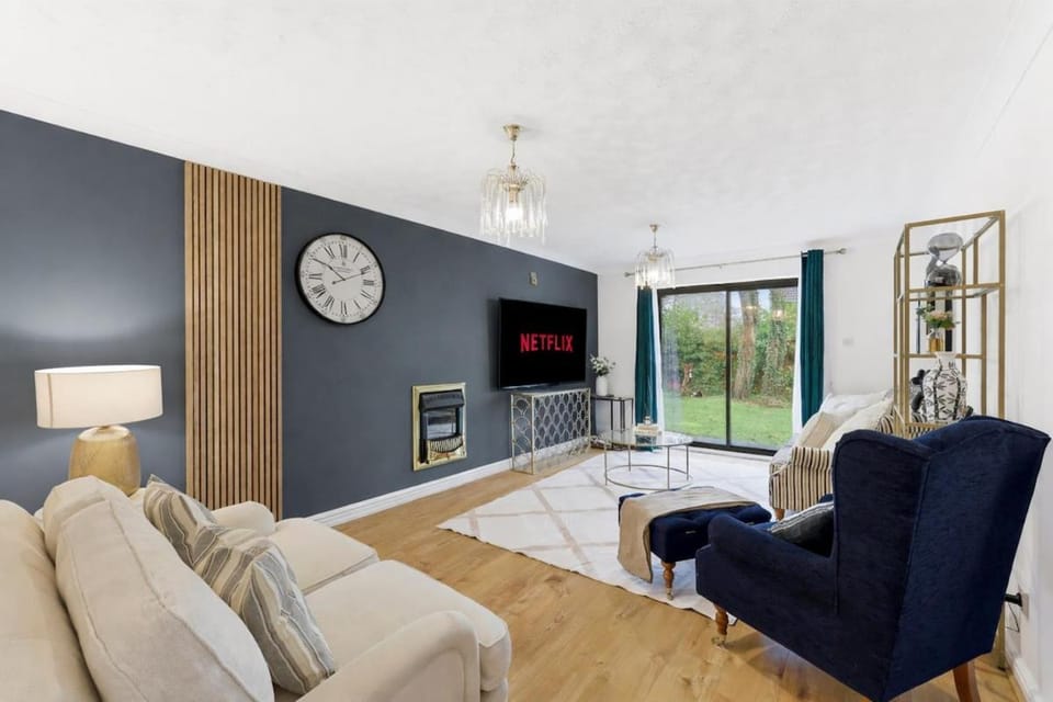 TV and multimedia, Living room, Seating area