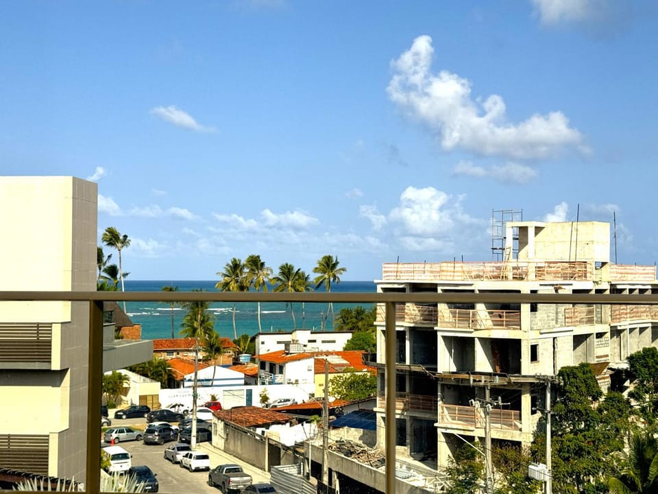 Property building, Day, Neighbourhood, Natural landscape, City view, Sea view, Location