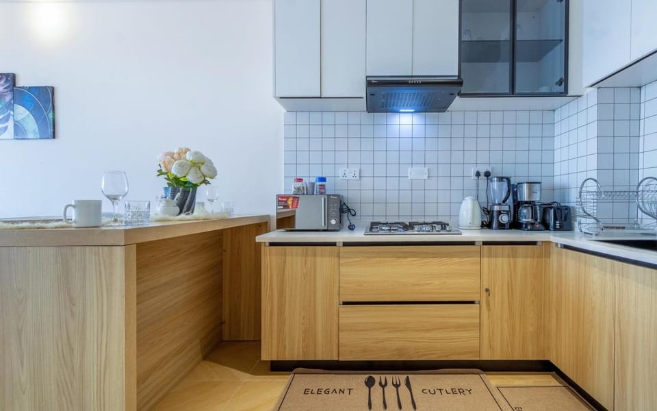 Property building, Restaurant/places to eat, Swimming pool, Breakfast