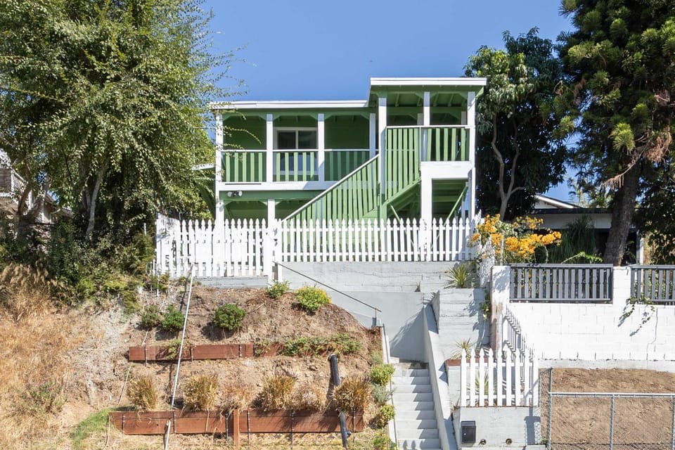 Family Retreat Near Disneyland & Downtown LA 4BR House in East Los Angeles