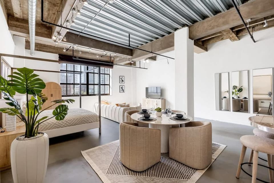 DTLA Boutique Loft w Rooftop Pool Hot Tub Apartment in Los Angeles