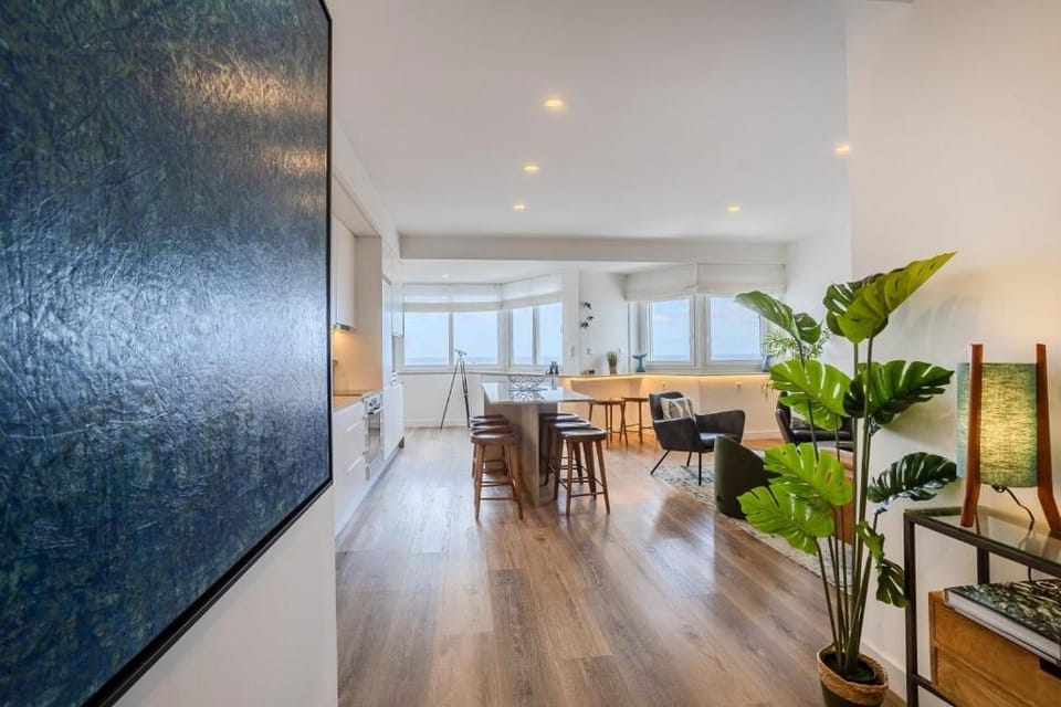 Highest Vacation Home in Azores-Deluxe Penthouse Apartment in Ponta Delgada
