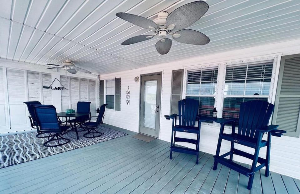 Patio, Seating area