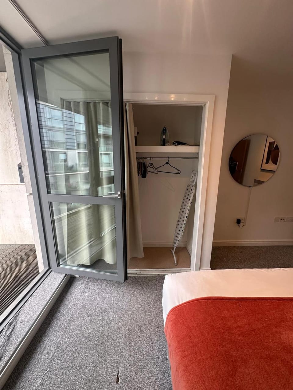Beautiful Home, Free Wifi Parking Apartment in Coventry
