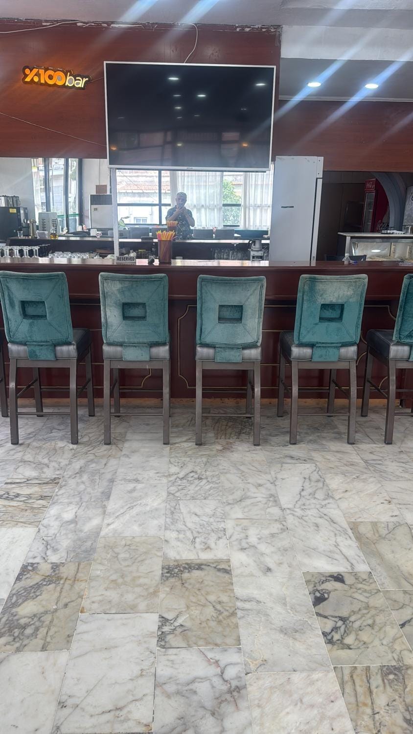 Lounge or bar, Breakfast