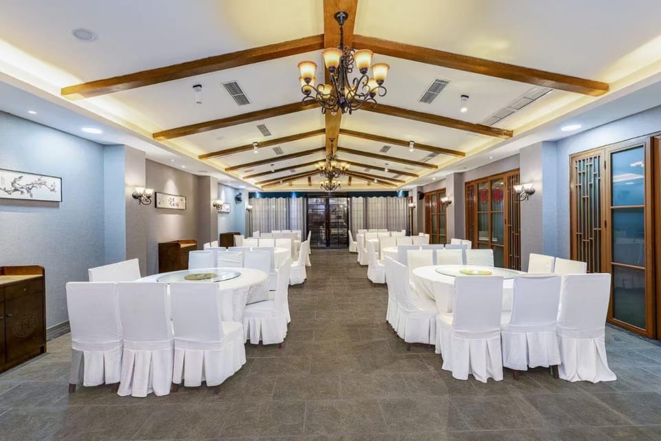 Restaurant/places to eat, Restaurant/places to eat