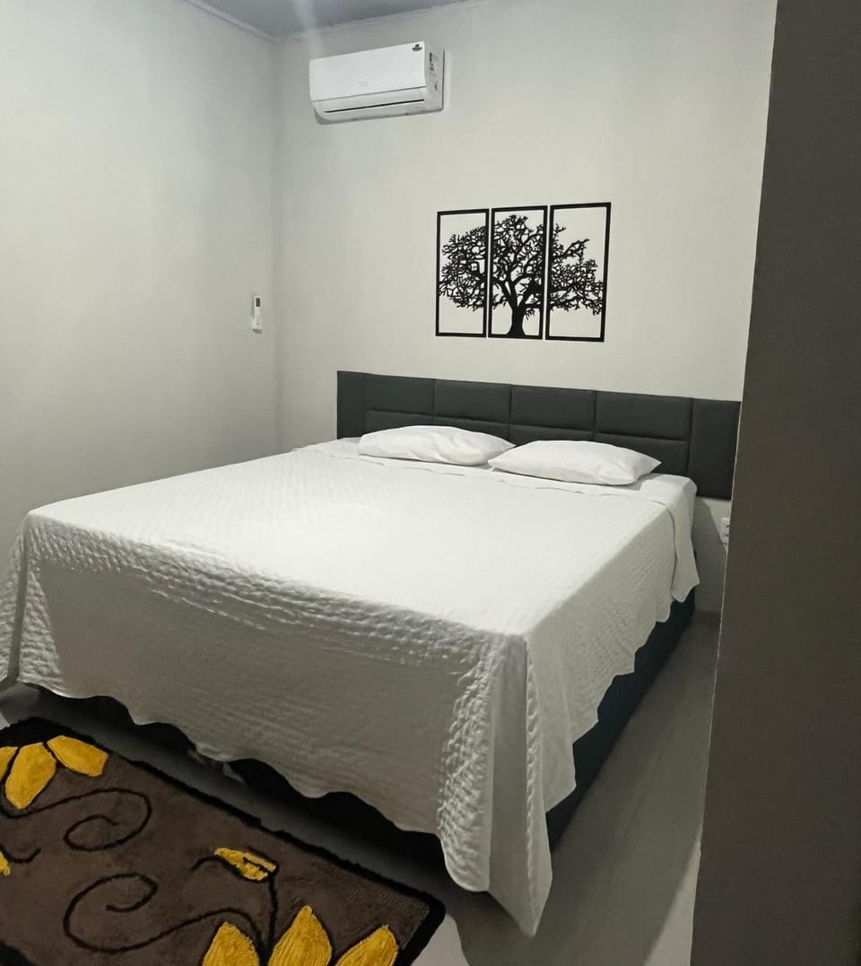 Bed, Photo of the whole room, Bedroom, air conditioner