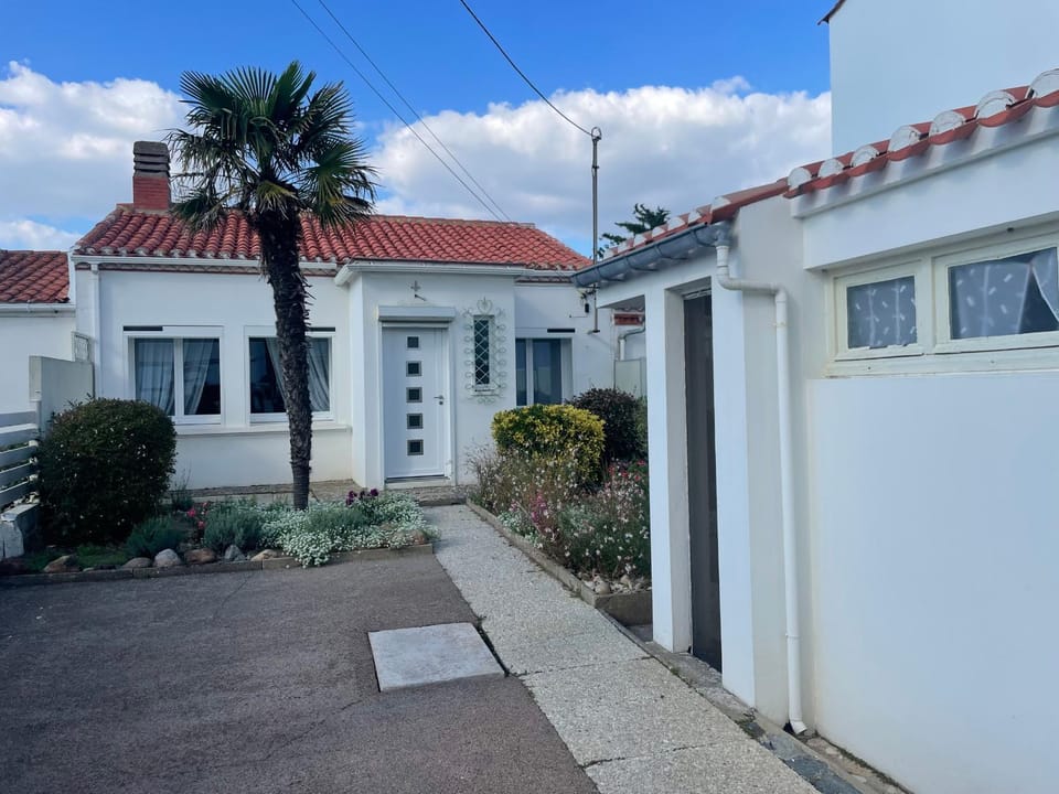 Maison 4 pers, centre-ville, proche plage, WiFi - FR-1-22-391 House in La Tranche-sur-Mer