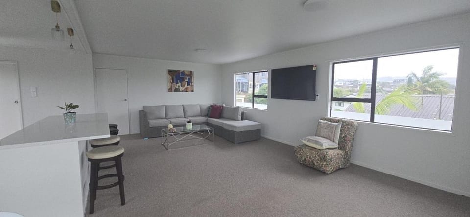 Beachfront Bliss Bed and Breakfast in Auckland Region