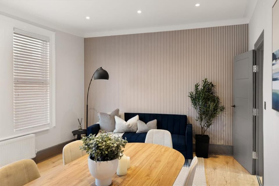 Luxury 3-Bed London House, 10-Min Walk to Tube Apartment in London